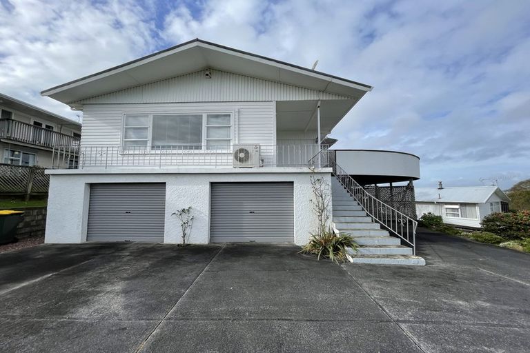 Photo of property in 89 Lynden Avenue, Hillcrest, Auckland, 0627