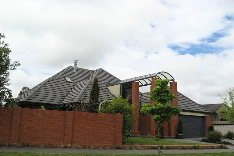 Photo of property in 8 Chateau Drive, Burnside, Christchurch, 8053