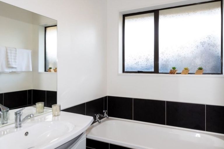 Photo of property in 2 Flaxwood Lane, Waltham, Christchurch, 8023