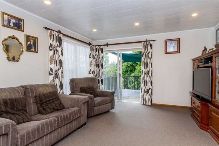 Photo of property in 69 Captain Scott Road, Glen Eden, Auckland, 0602