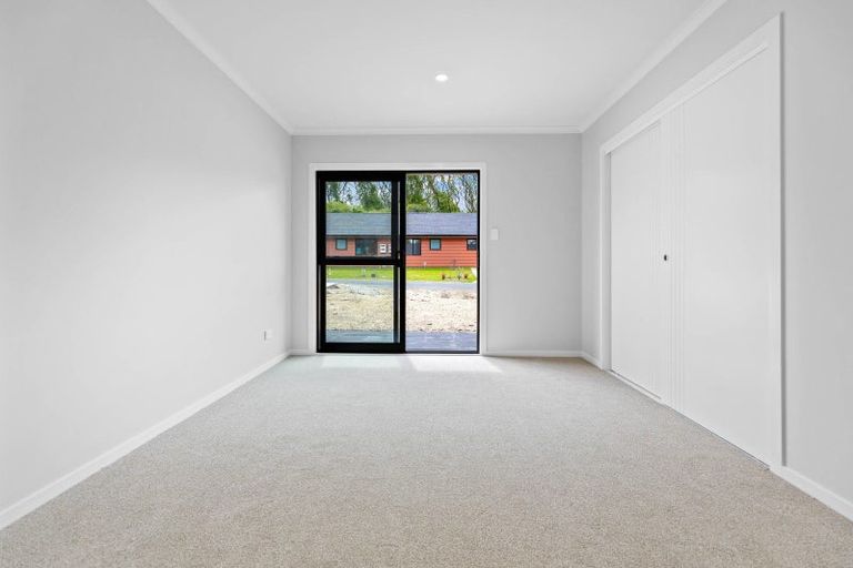 Photo of property in 4 Winnie Close, Acacia Bay, Taupo, 3330