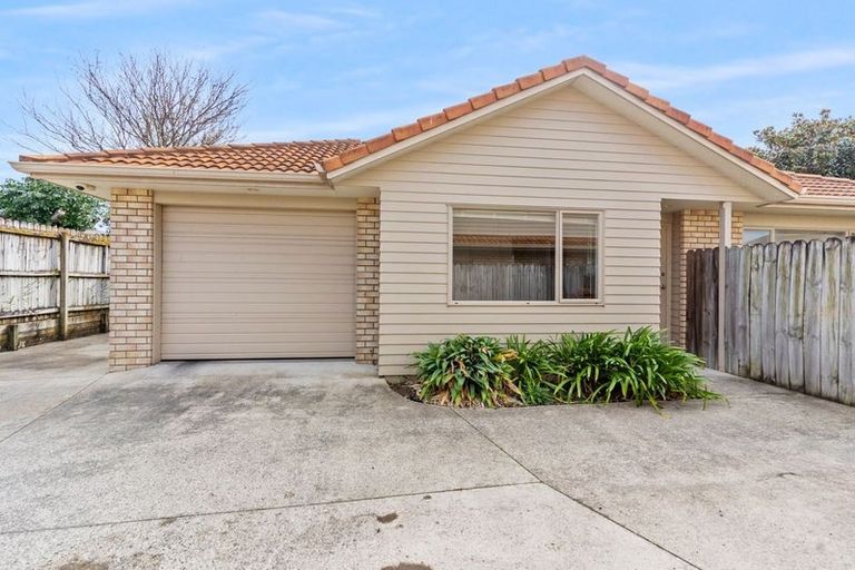 Photo of property in 12 Orbit Place, Flat Bush, Auckland, 2019