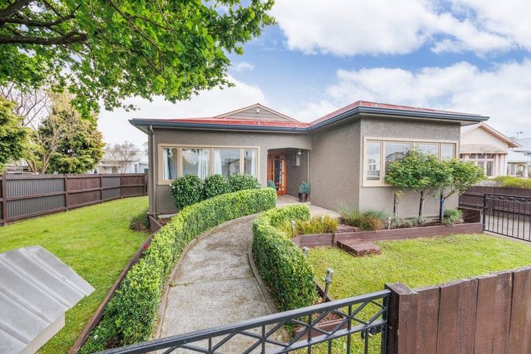 Photo of property in 9 Rosalie Terrace, Kelvin Grove, Palmerston North, 4414