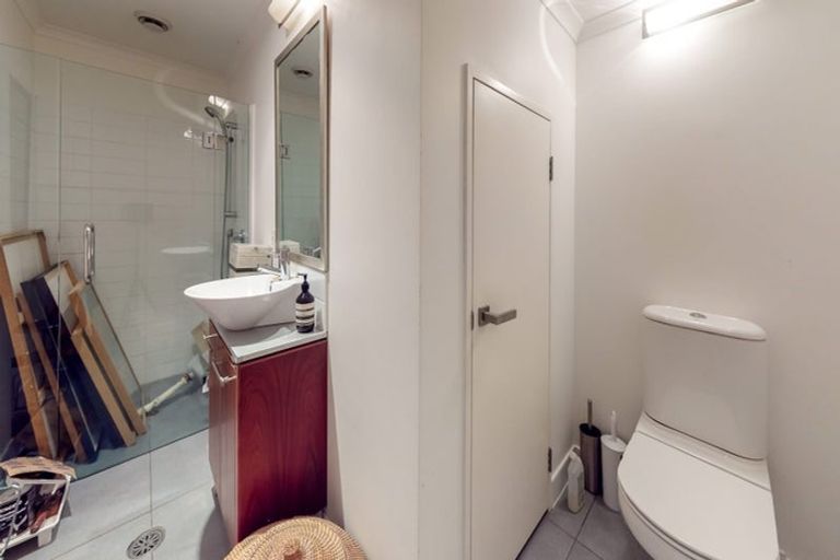 Photo of property in Augusta Apartments, 17/254 Willis Street, Te Aro, Wellington, 6011