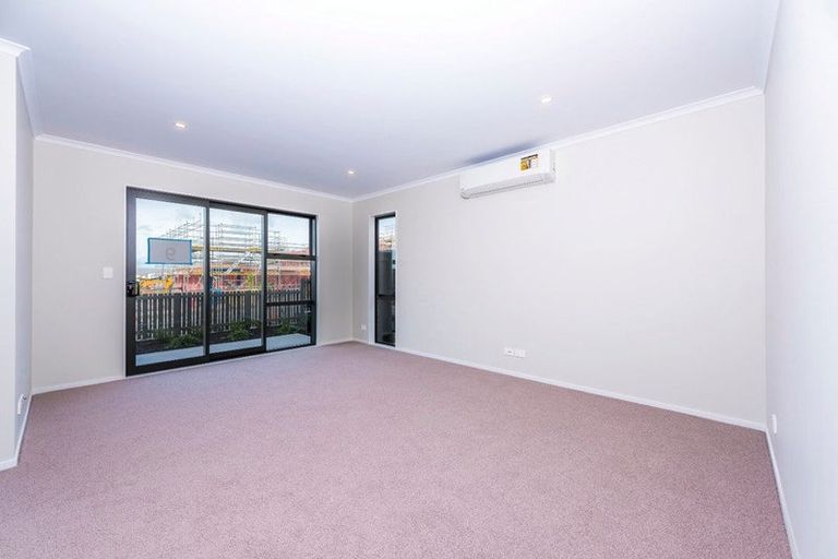 Photo of property in 11 Waenganui Road, Hobsonville, Auckland, 0616
