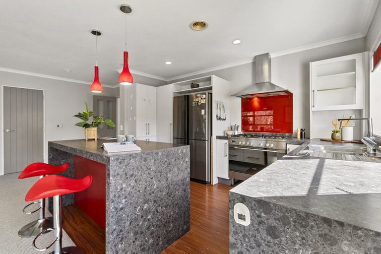 Photo of property in 61 Te Puia Drive, Aotea, Porirua, 5024