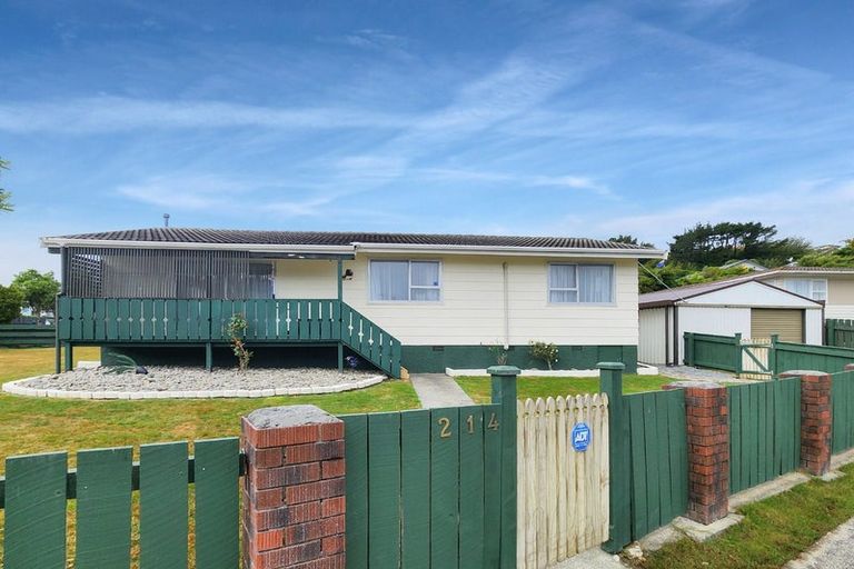 Photo of property in 214 Major Drive, Kelson, Lower Hutt, 5010