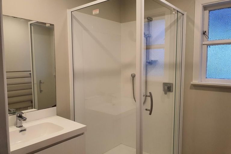 Photo of property in 61 Gloria Avenue, Te Atatu Peninsula, Auckland, 0610