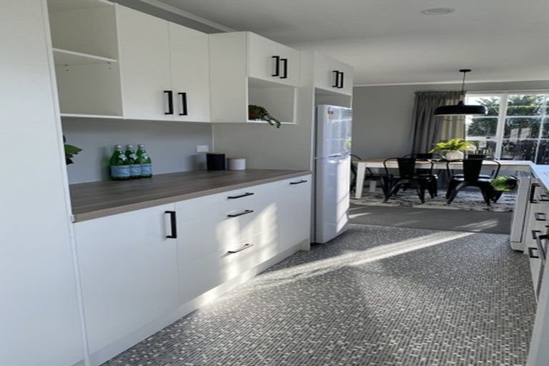 Photo of property in 35 Wesley Avenue, Frankleigh Park, New Plymouth, 4310