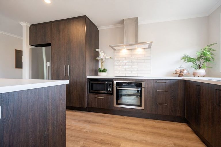 Photo of property in 40 Jane Maree Road, Kumeu, 0810