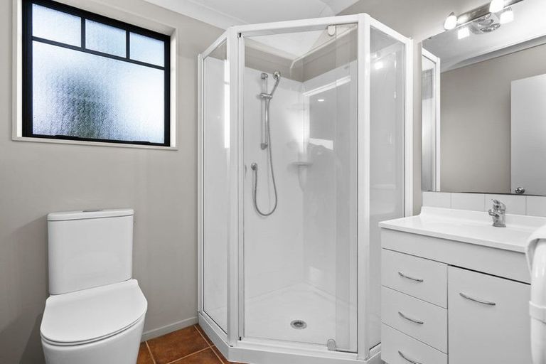 Photo of property in 24 Oaklands Drive, Cambridge, 3434