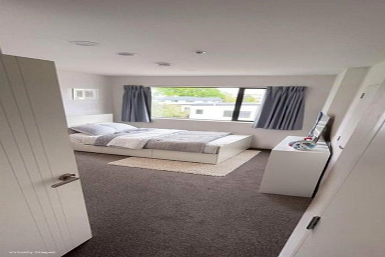 Photo of property in 17 Waru Lane, Te Atatu Peninsula, Auckland, 0610