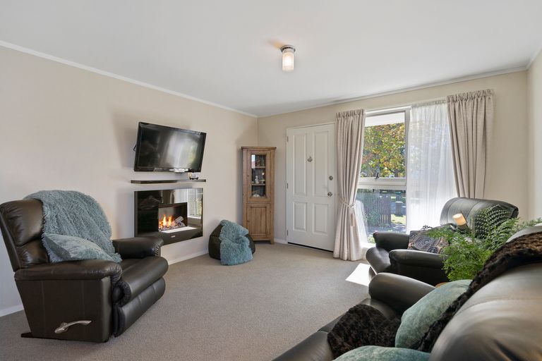 Photo of property in 2/24 Oxley Avenue, St Albans, Christchurch, 8014