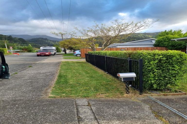 Photo of property in 17 Market Street, Picton, 7220