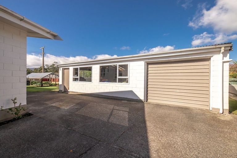 Photo of property in 114 Brougham Street, Westport, 7825