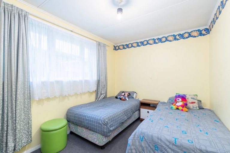 Photo of property in 90a Corinna Street, Waitangirua, Porirua, 5024