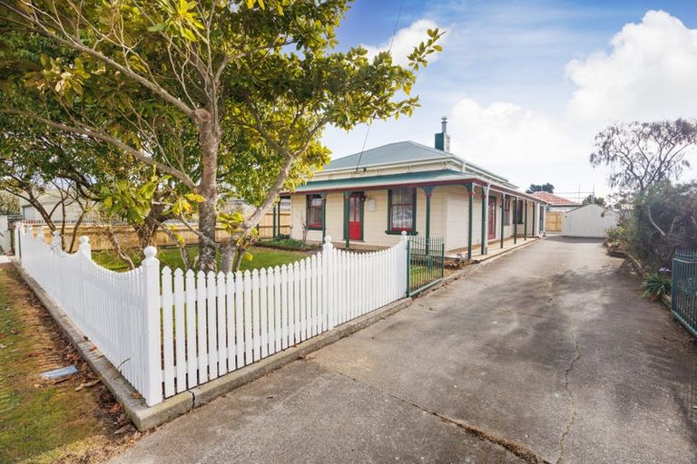 Photo of property in 18 Monckton Street, Feilding, 4702
