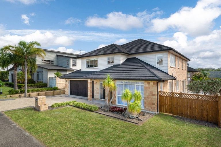 Photo of property in 5 Wye Oak Drive, Schnapper Rock, Auckland, 0632