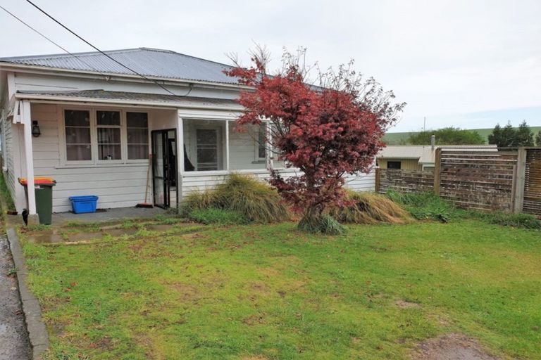 Photo of property in 203 Bridge Street, Eltham, 4322