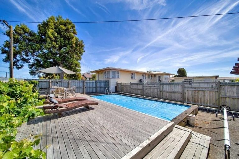 Photo of property in 2 Glasgow Street, Hawera, 4610