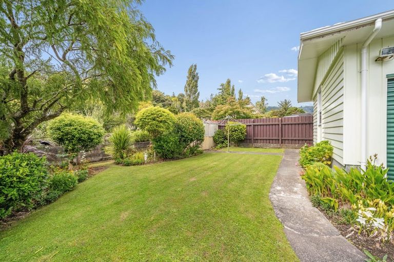 Photo of property in 17 Deller Grove, Silverstream, Upper Hutt, 5019