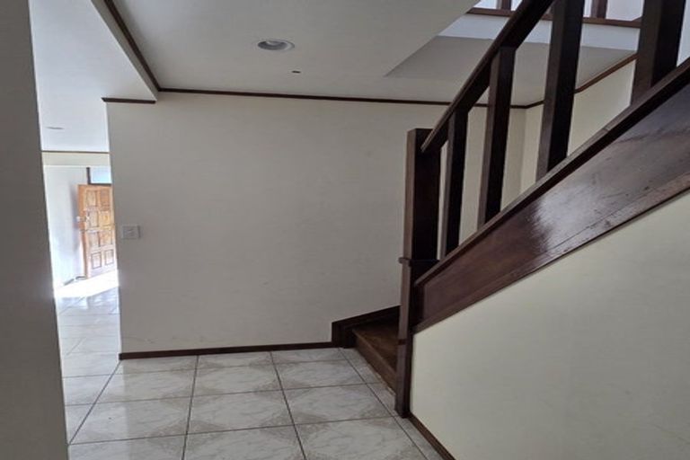 Photo of property in 13 Charles Dickens Drive, Mellons Bay, Auckland, 2014
