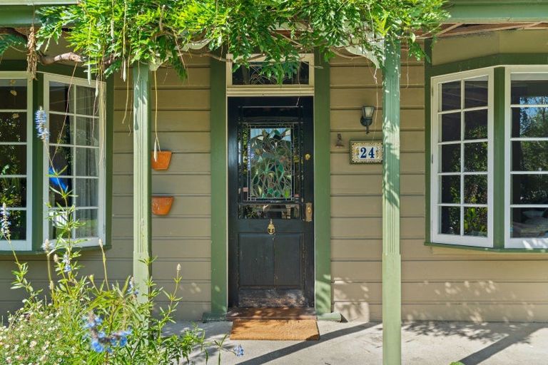 Photo of property in 24 Papawai Road, Greytown, 5712