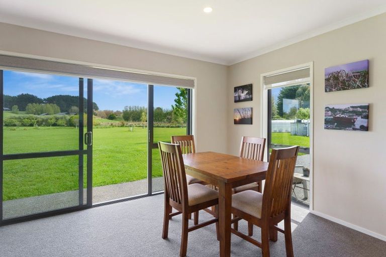 Photo of property in 40 Kristin Place, Manakau, Levin, 5573