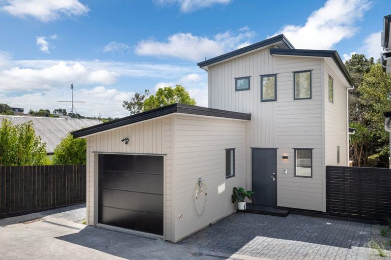 Photo of property in 11a Dianthus Place, Browns Bay, Auckland, 0630