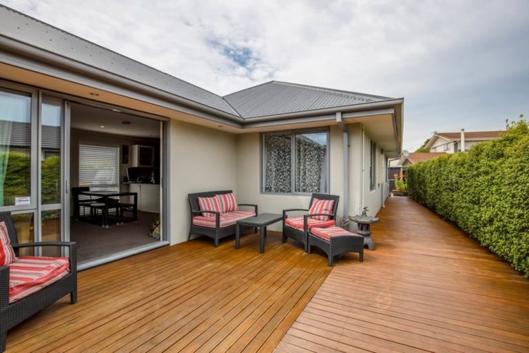 Photo of property in 17 Wairakei Road, Strowan, Christchurch, 8052