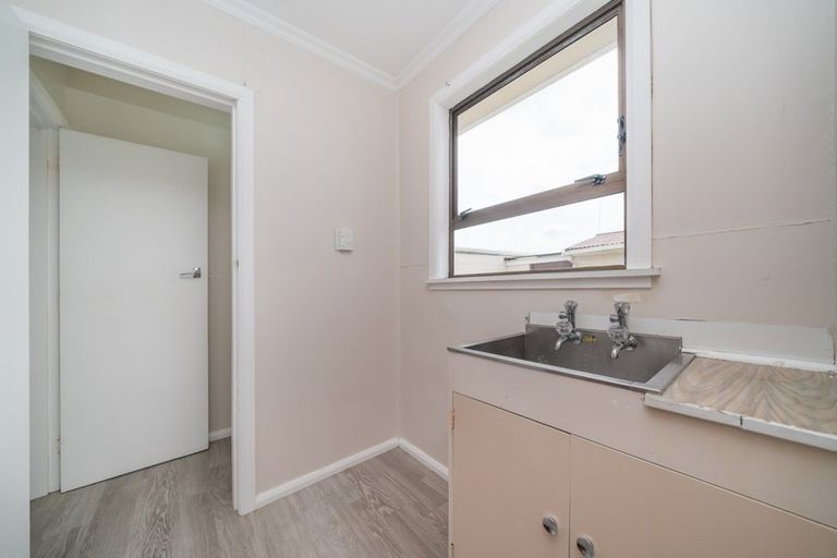 Photo of property in 1 Austin Place, Awapuni, Palmerston North, 4412