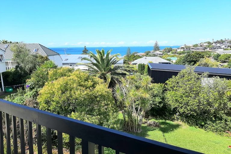 Photo of property in 2a Korotaha Terrace, Rothesay Bay, Auckland, 0630