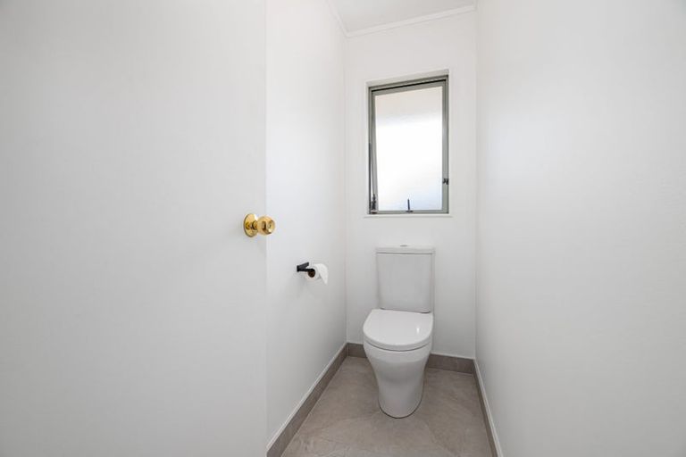 Photo of property in 30 Legacy Drive, Henderson, Auckland, 0612