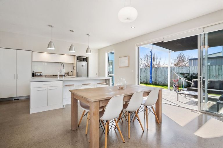 Photo of property in 11 Coprosma Close, Papamoa Beach, Papamoa, 3118