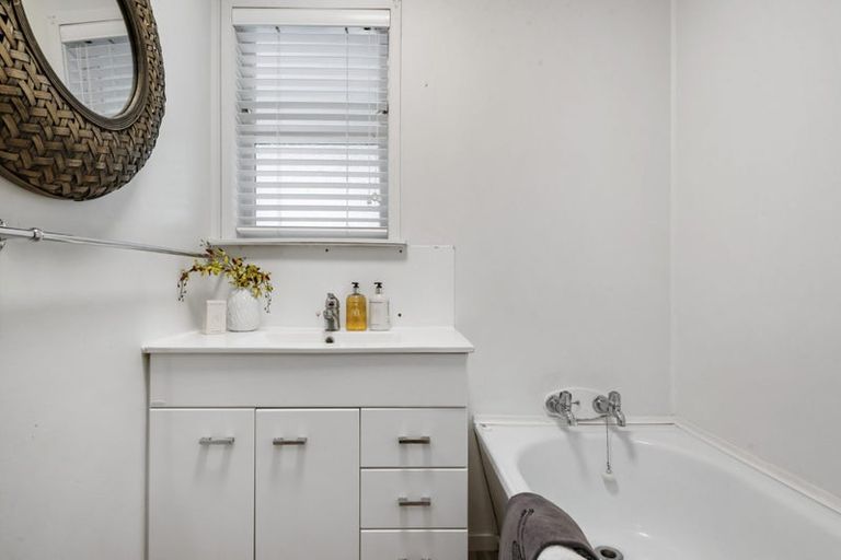 Photo of property in 4/155 Shakespeare Road, Milford, Auckland, 0620