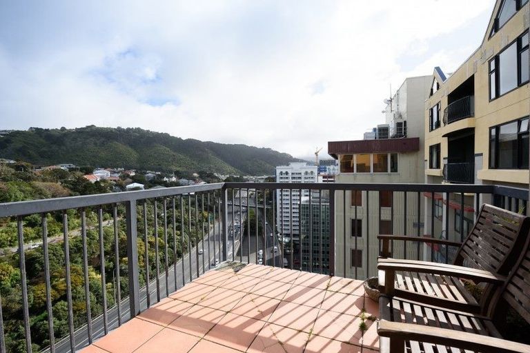 Photo of property in Terrace Tower Apartments, 126p4a The Terrace, Wellington Central, Wellington, 6011