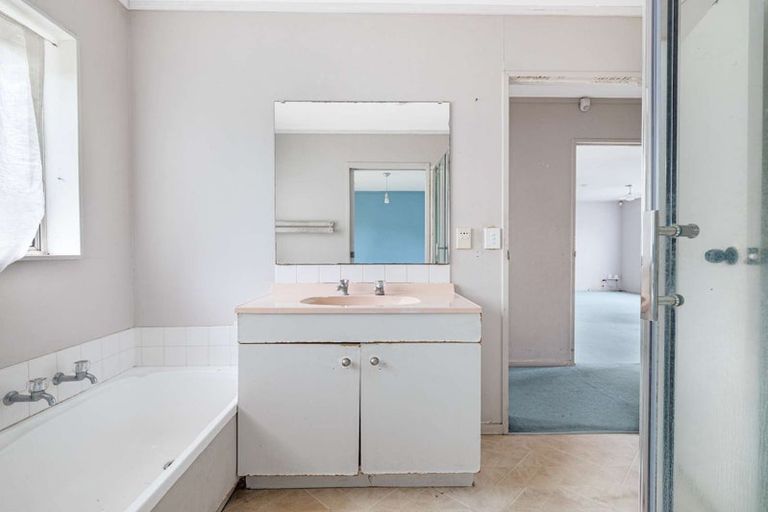 Photo of property in 6 Skelton Avenue, Randwick Park, Auckland, 2105