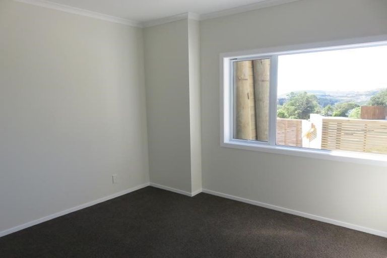 Photo of property in 18a Carluke Street, Paparangi, Wellington, 6037