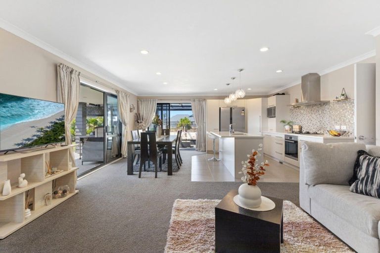 Photo of property in 50 Cassinia Close, Papamoa Beach, Papamoa, 3118