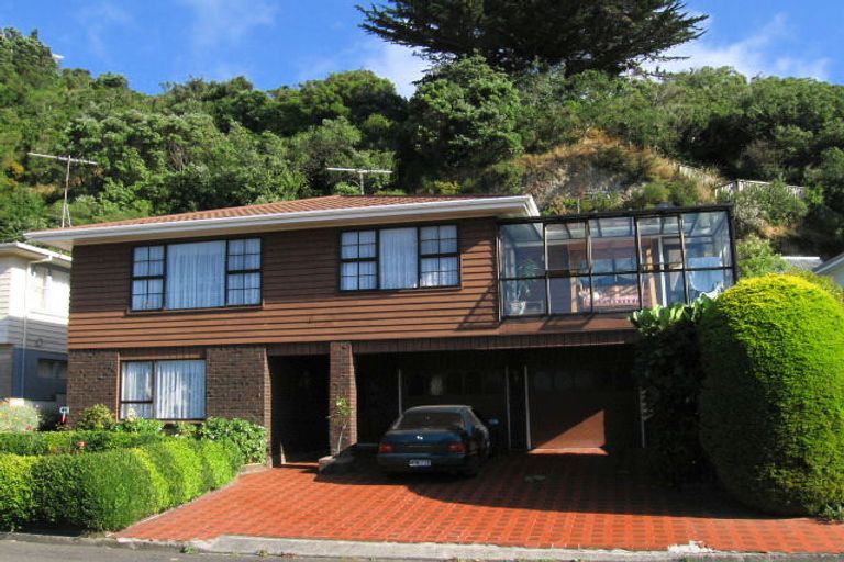 Photo of property in 30 Priscilla Crescent, Kingston, Wellington, 6021