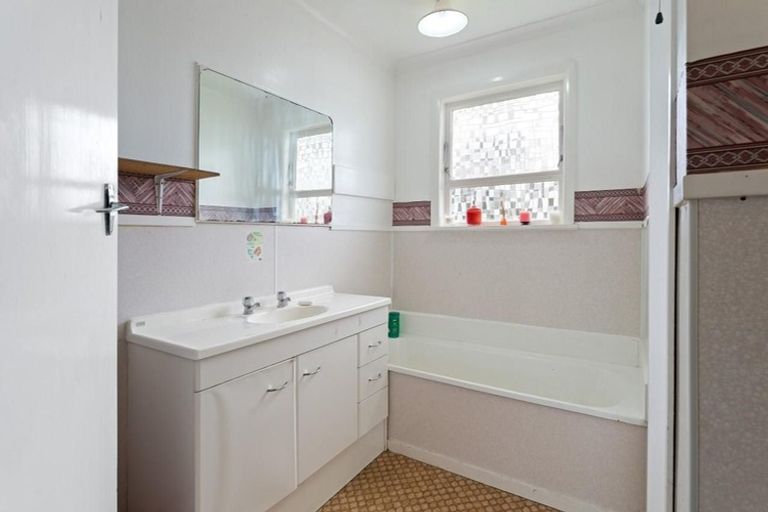 Photo of property in 21 Cornwall Street, Levin, 5510