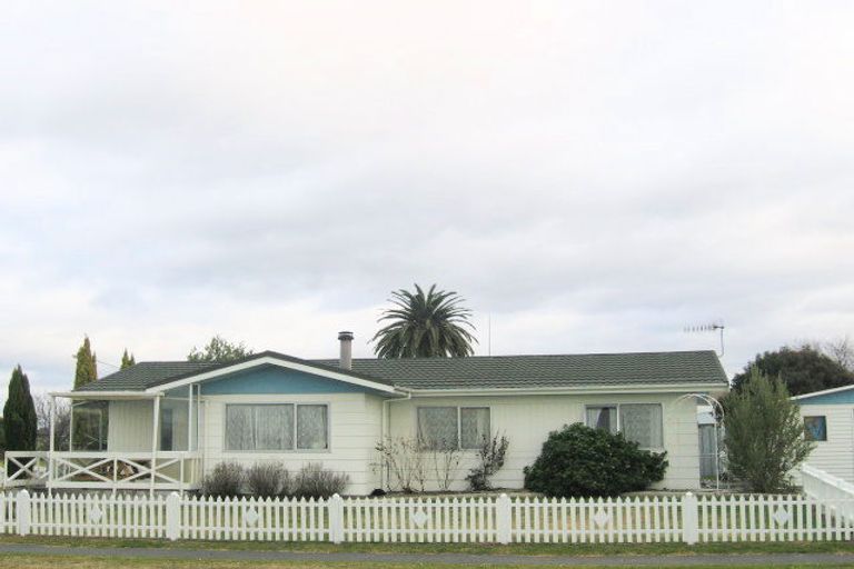 Photo of property in 114 Tait Drive, Greenmeadows, Napier, 4112