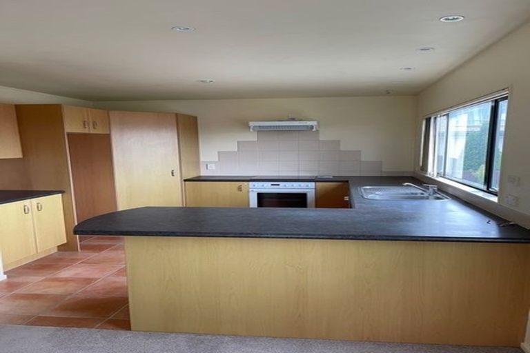 Photo of property in 2b Spencer Road, Pinehill, Auckland, 0632