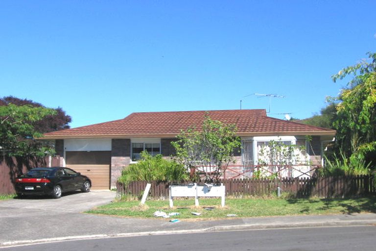 Photo of property in 3 Durrant Place, New Lynn, Auckland, 0600