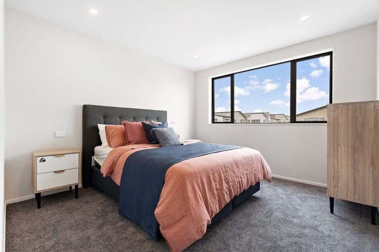 Photo of property in 30a Skua Road, Hobsonville, Auckland, 0616