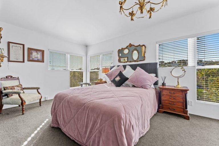 Photo of property in 1/19 Heathcote Road, Castor Bay, Auckland, 0620