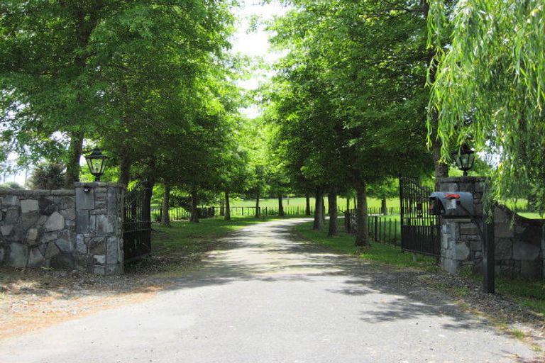 Photo of property in 95 Moontide Road, Kumeu, 0892