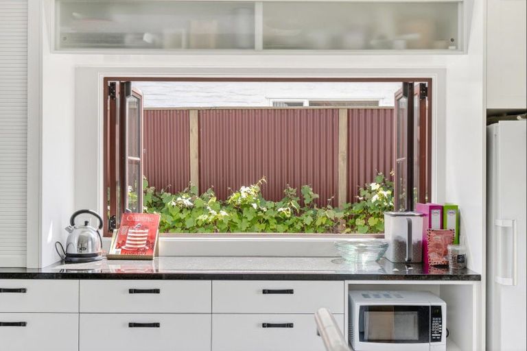 Photo of property in 2 Ray Street, Cromwell, 9310