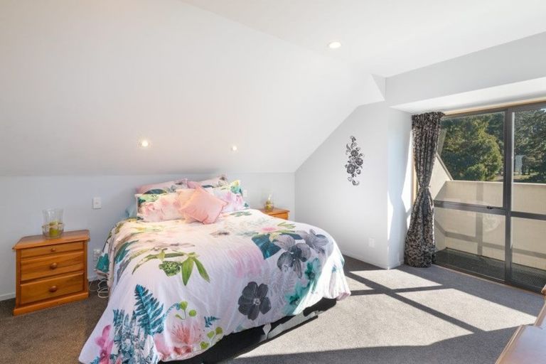 Photo of property in 243a Wainoni Road, Avondale, Christchurch, 8061