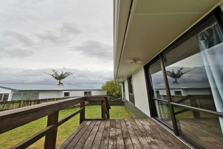 Photo of property in 1/79a Colwill Road, Massey, Auckland, 0614
